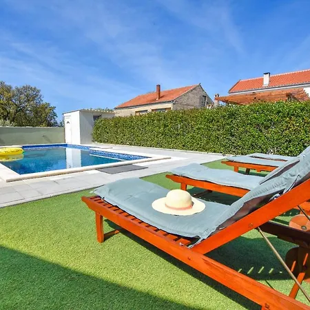 Villa Pave