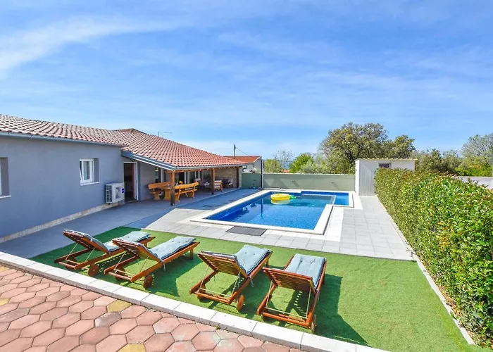 Pave Villa